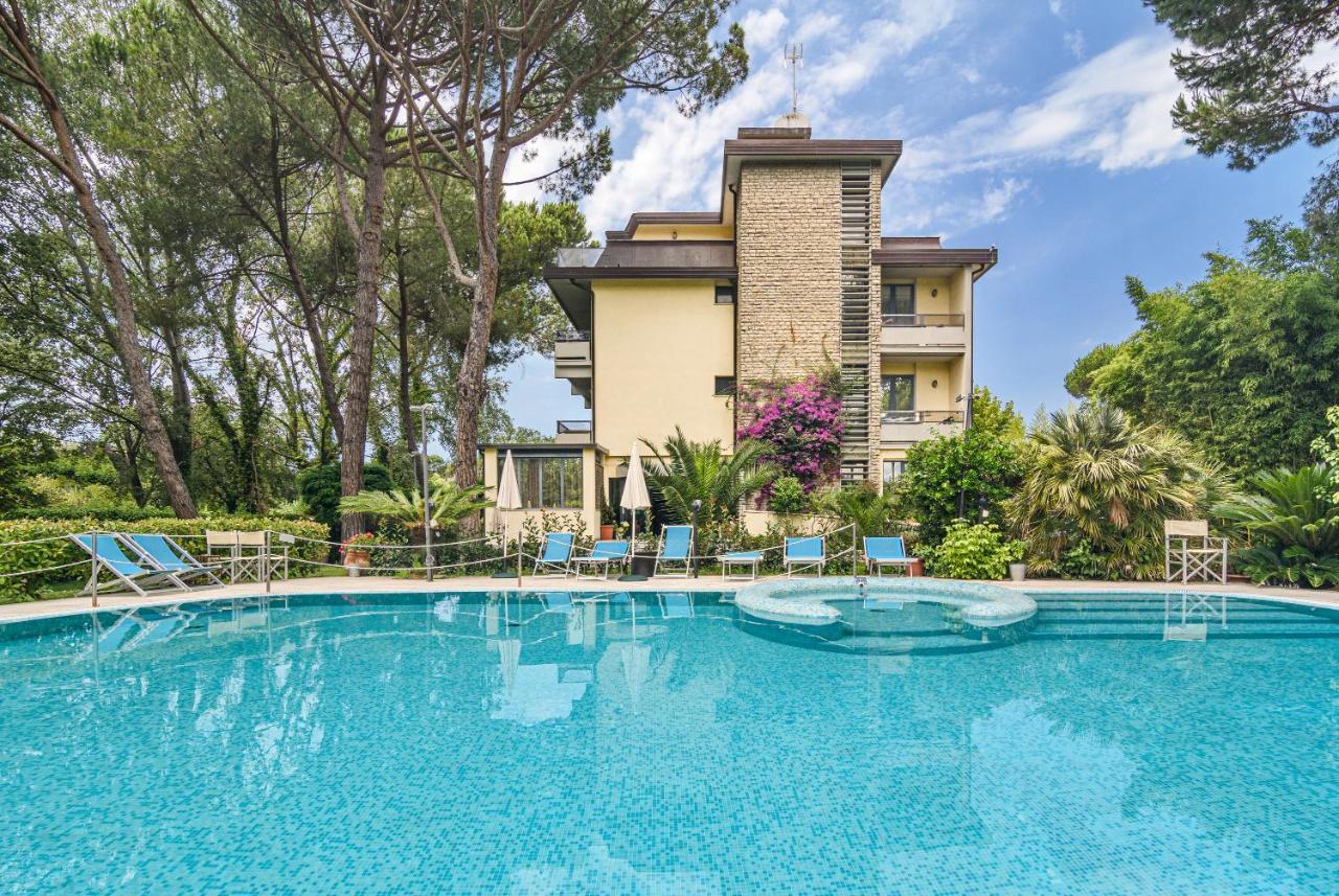 מרינה די מסה Hotel Nedy מראה חיצוני תמונה