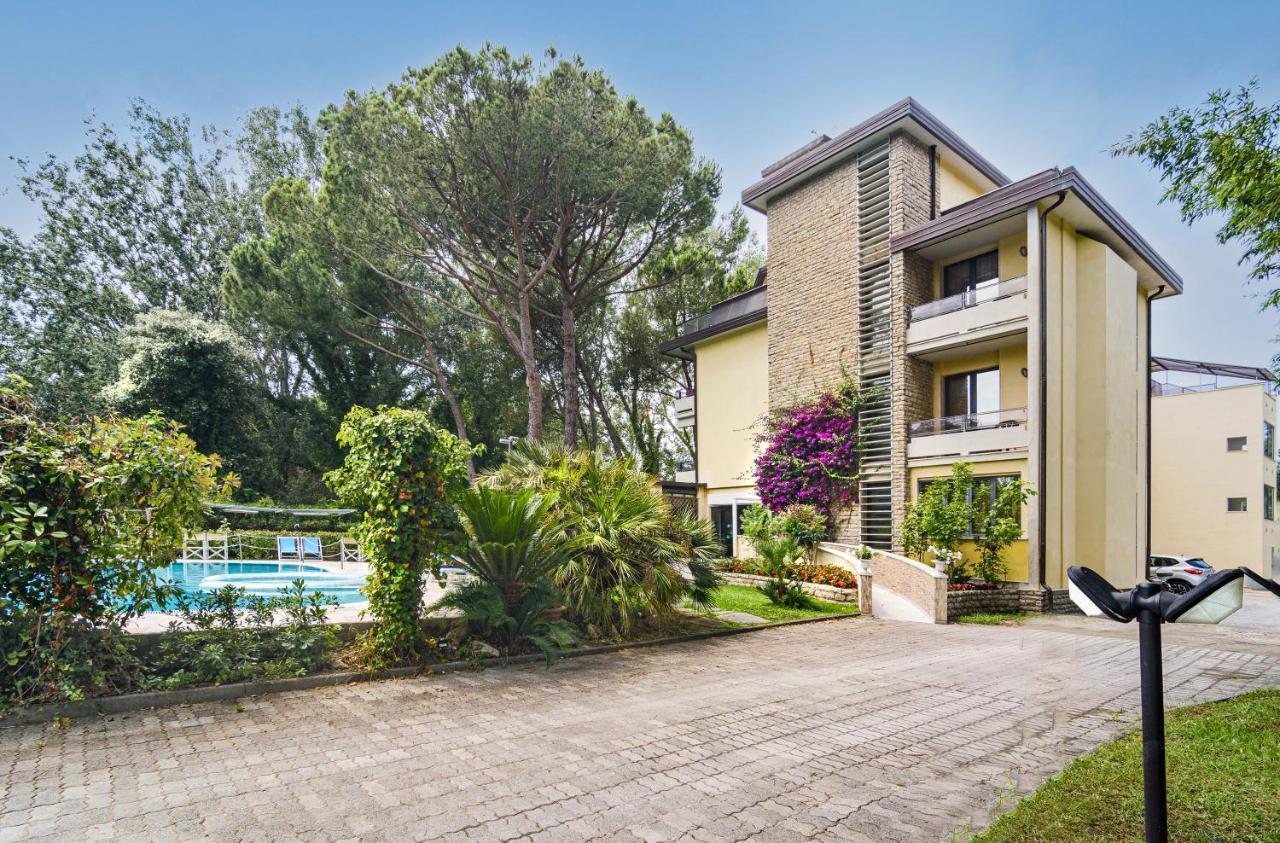 מרינה די מסה Hotel Nedy מראה חיצוני תמונה