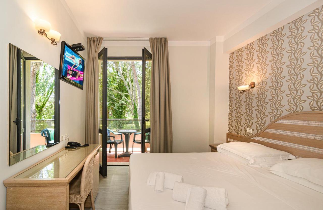 מרינה די מסה Hotel Nedy מראה חיצוני תמונה