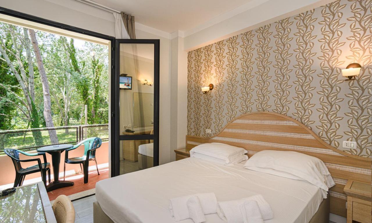 מרינה די מסה Hotel Nedy מראה חיצוני תמונה