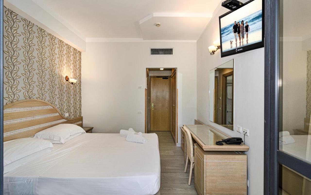 מרינה די מסה Hotel Nedy מראה חיצוני תמונה