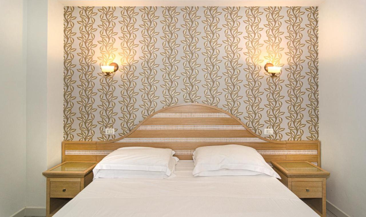 מרינה די מסה Hotel Nedy מראה חיצוני תמונה
