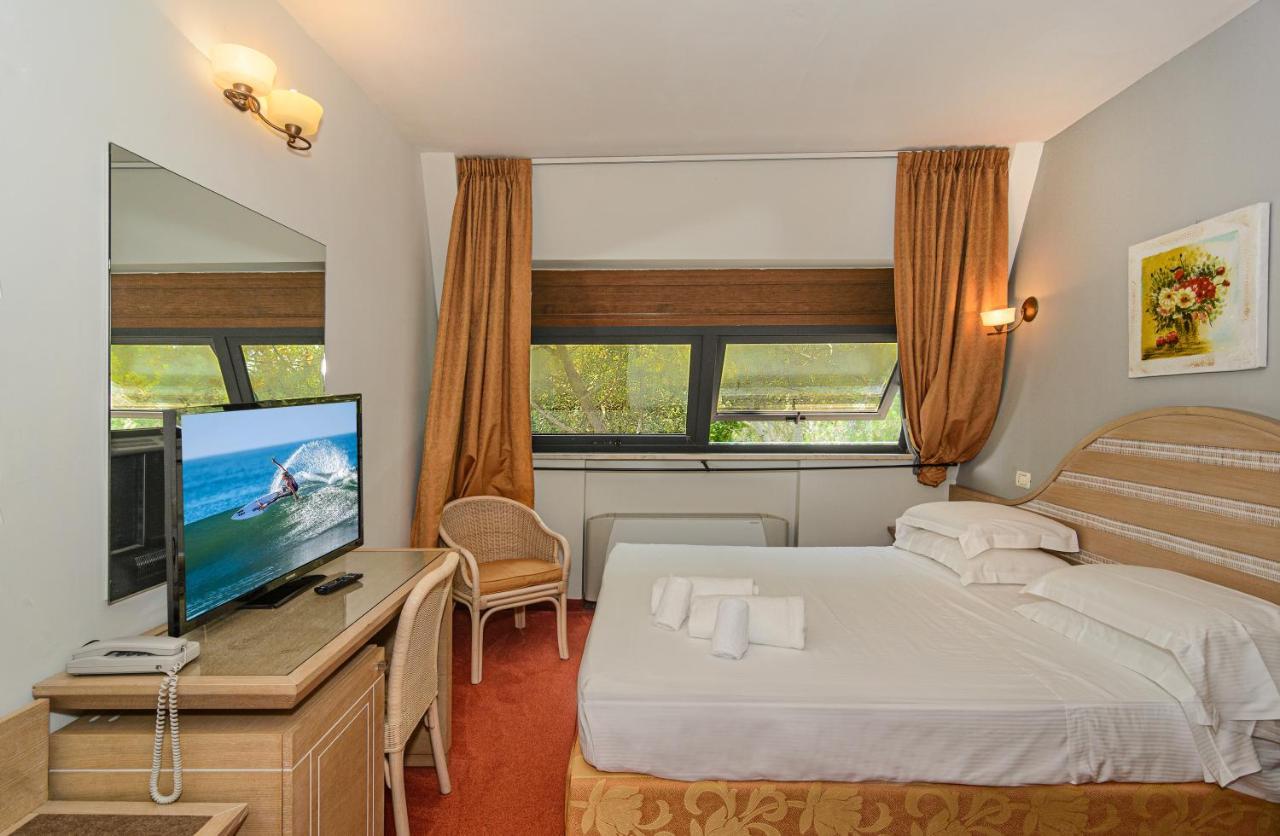 מרינה די מסה Hotel Nedy מראה חיצוני תמונה