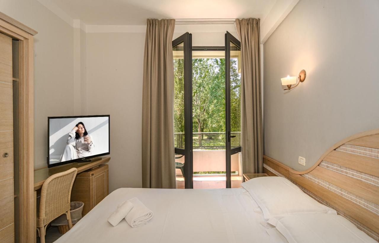 מרינה די מסה Hotel Nedy מראה חיצוני תמונה