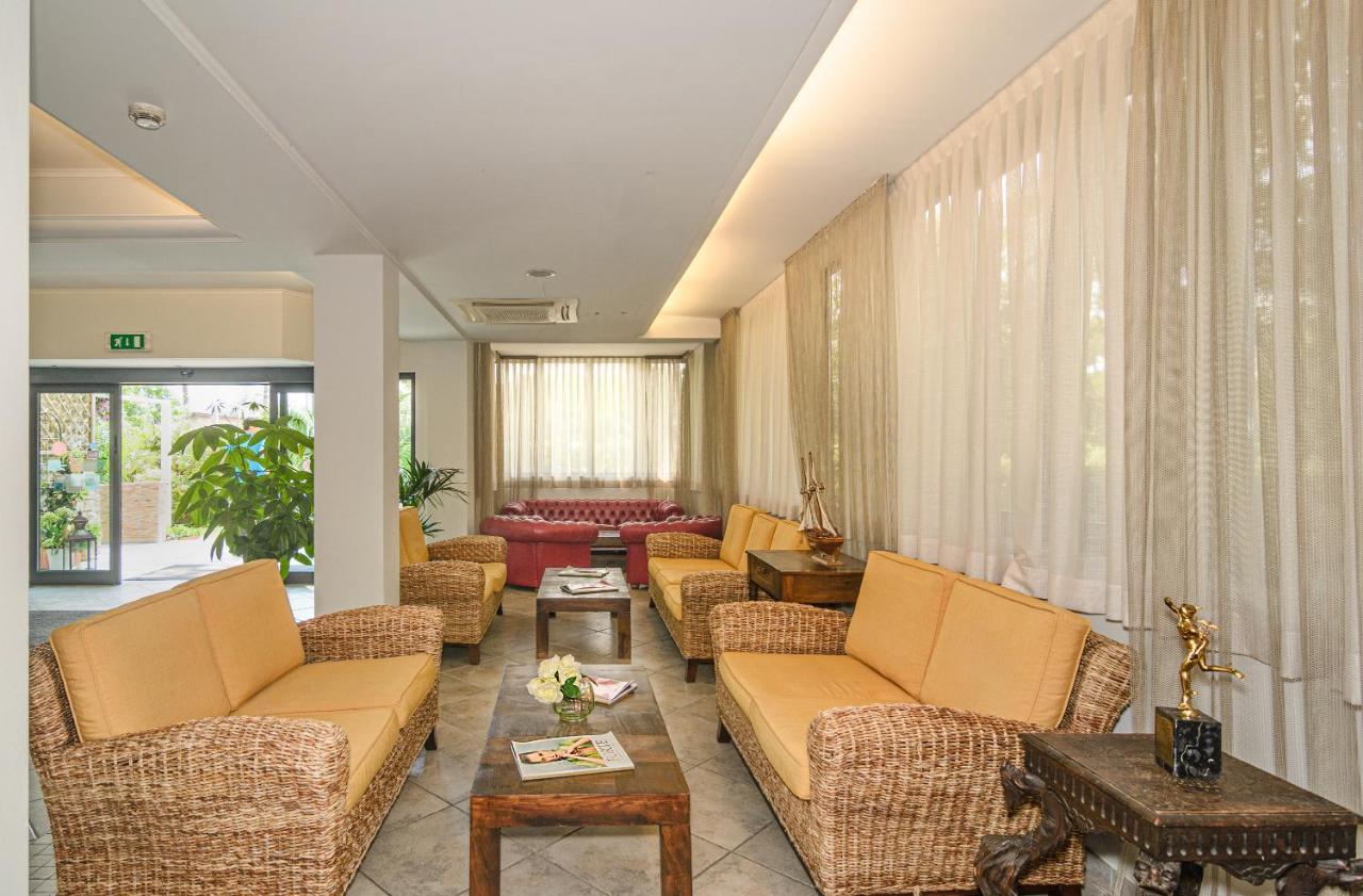 מרינה די מסה Hotel Nedy מראה חיצוני תמונה