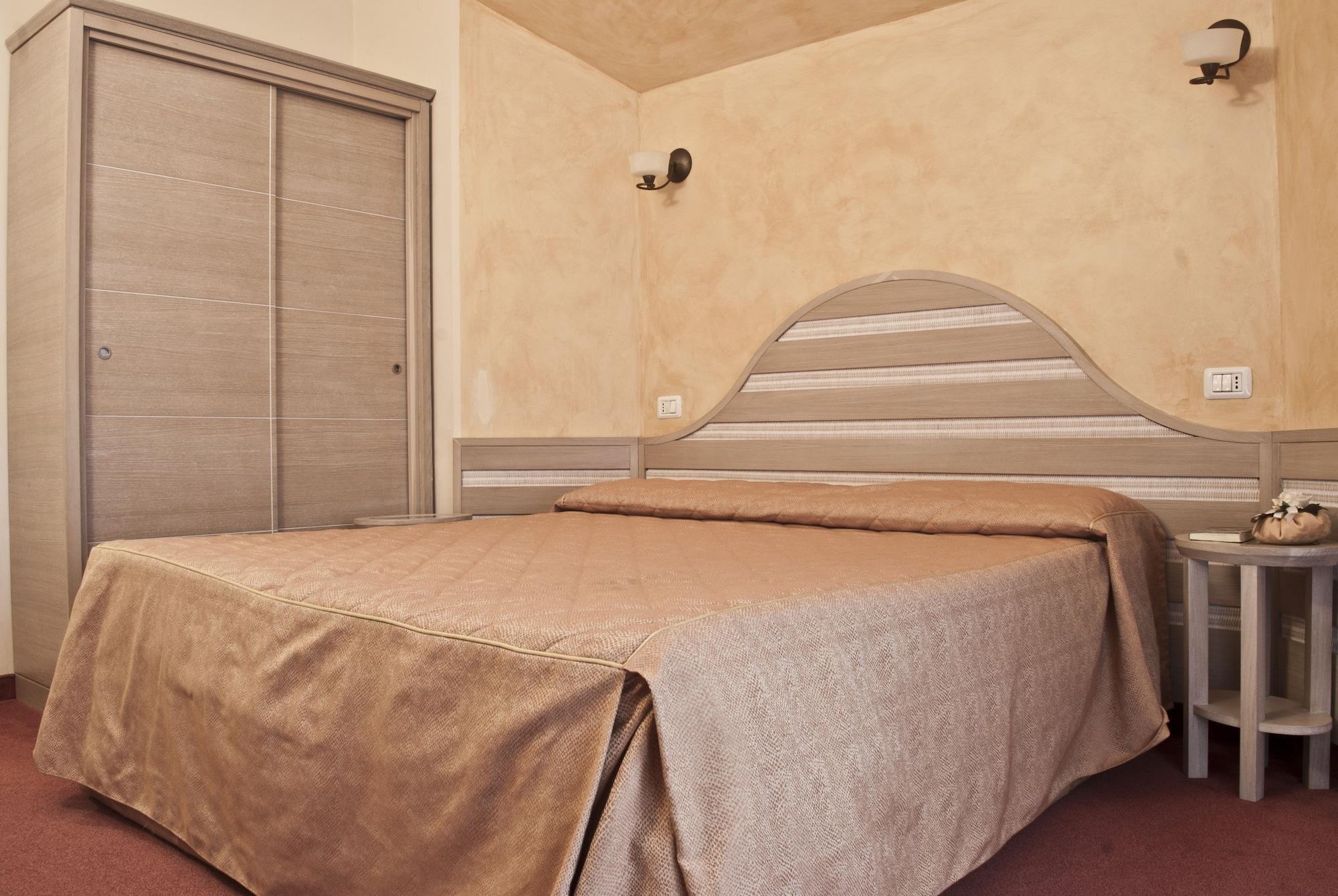 מרינה די מסה Hotel Nedy מראה חיצוני תמונה