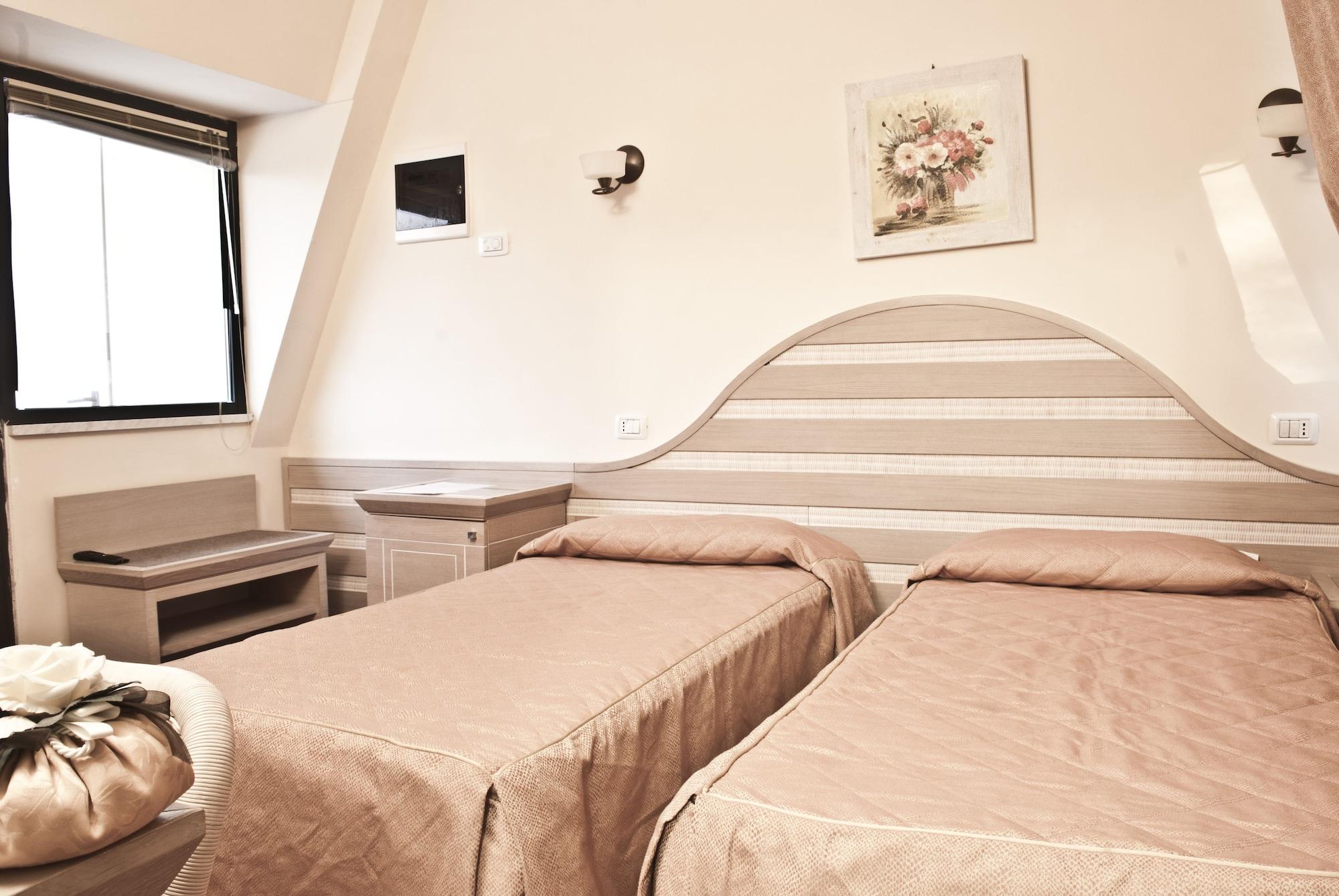 מרינה די מסה Hotel Nedy מראה חיצוני תמונה