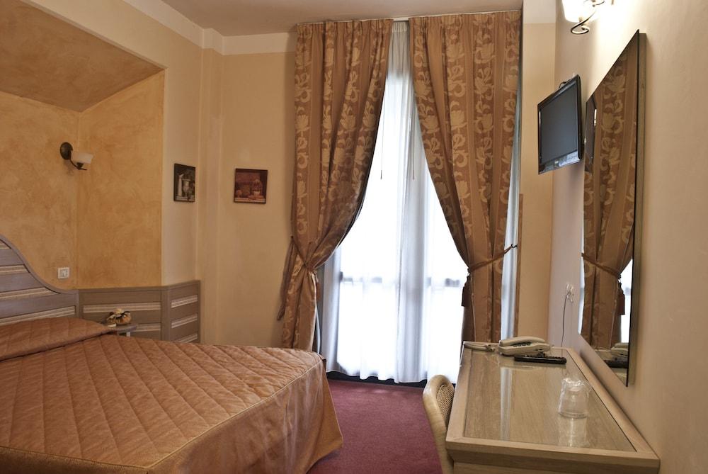 מרינה די מסה Hotel Nedy מראה חיצוני תמונה