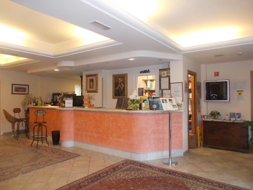 מרינה די מסה Hotel Nedy מראה חיצוני תמונה