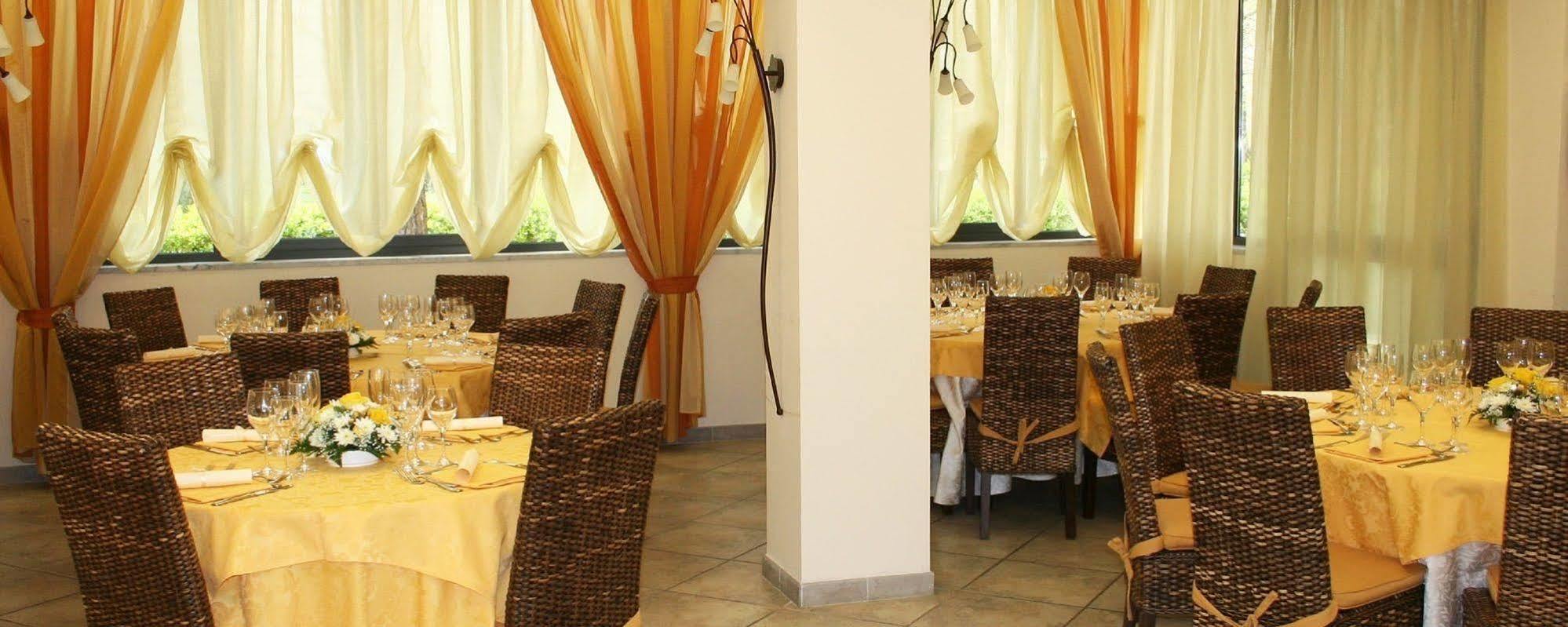 מרינה די מסה Hotel Nedy מראה חיצוני תמונה